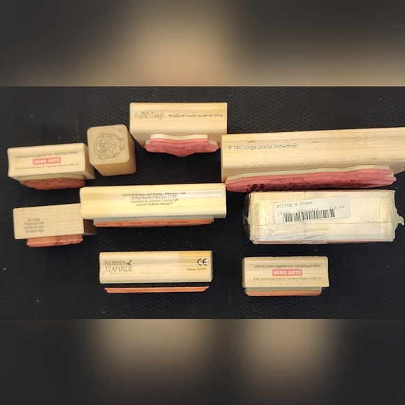 Stitched bears, snowmen, and hearts are made by rubber stamps. - Picture 6 of 6